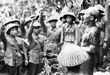 Vận dụng tư tưởng Hồ Chí Minh về dân chủ trong xây dựng Quân đội nhân dân Việt Nam vững mạnh